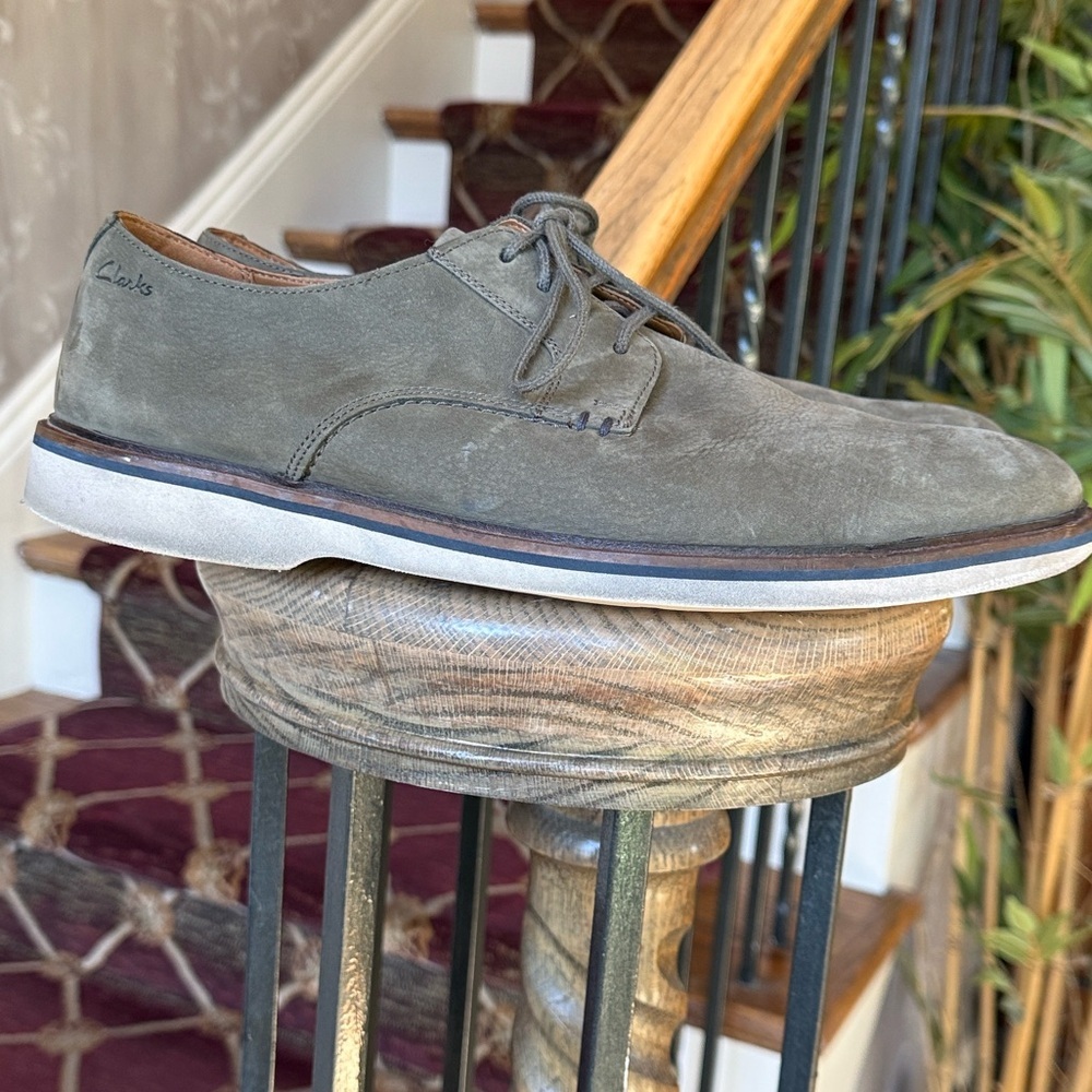 CLARKS MALWOOD men’s olive green slip on lace up suede shoe size 9 1/2 W - Picture 5 of 11
